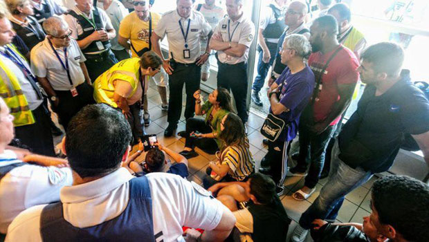 Срби били заробљени на аеродрому у Паризу (ВИДЕО)